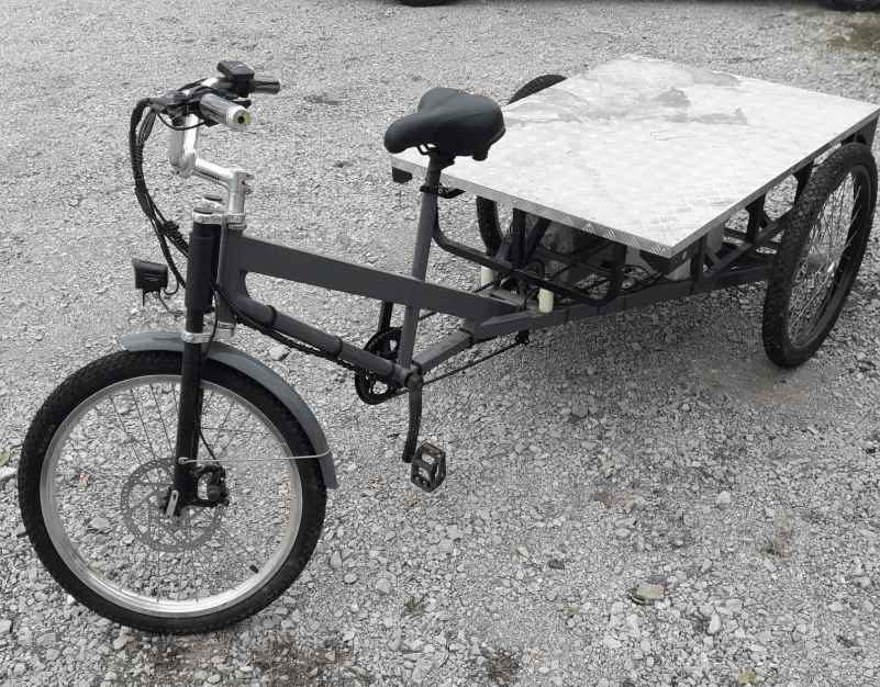 2x tricikel s pedali na električni pogon ES-TOI